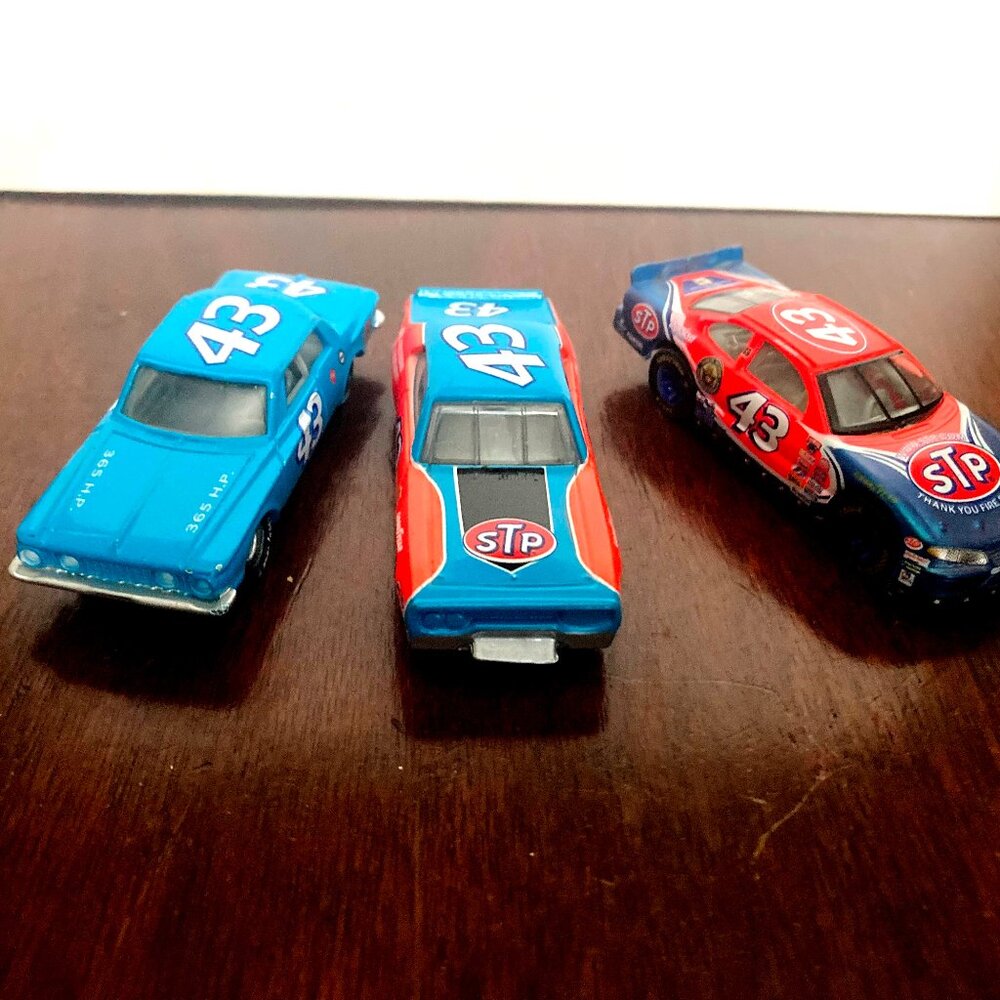 3 Vintage Racing Champions toy Cars, 1992-1993-1996 #43, STP and Airlift
